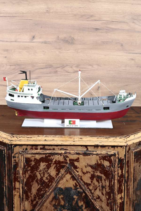 Emilia & Flora Ship Model 