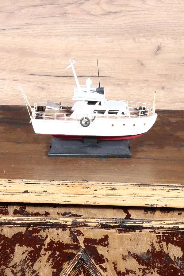 Wooden Decorative Cabin Yacht Model 